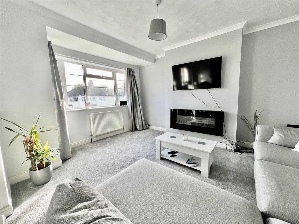 Property photo 2 of 8 2.Jpeg