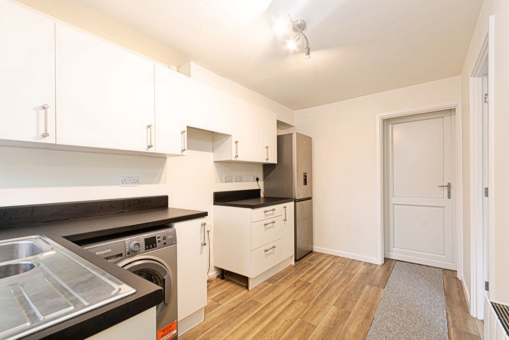 Property photo 3 of 14 Photo