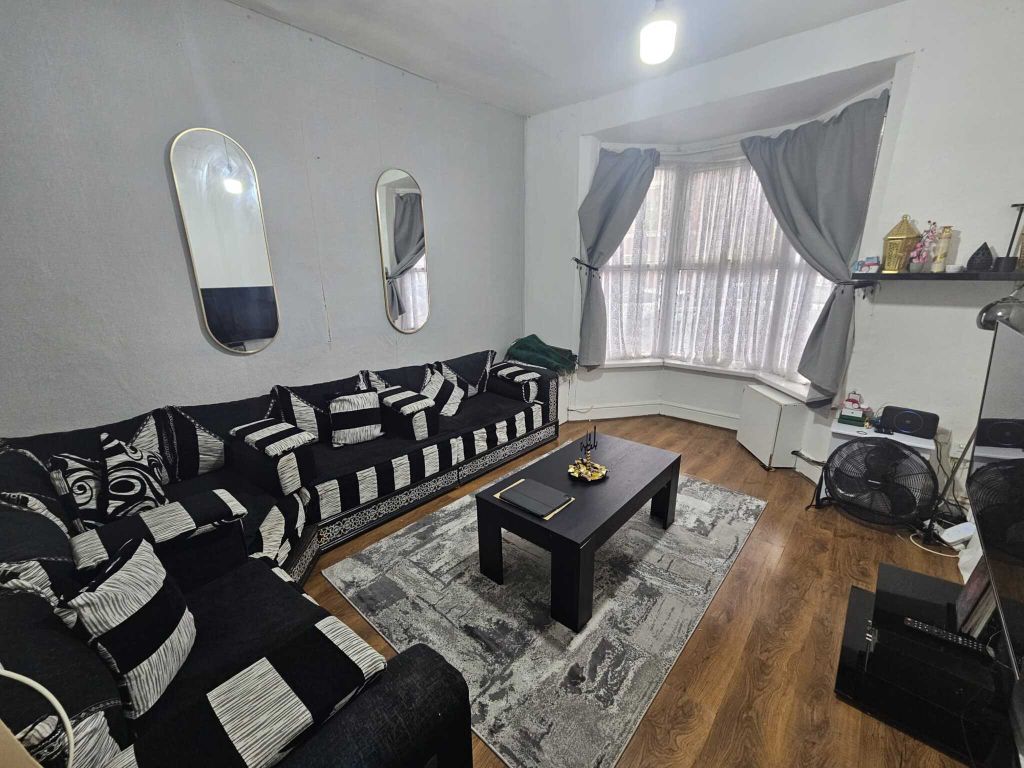 Property photo 2 of 9