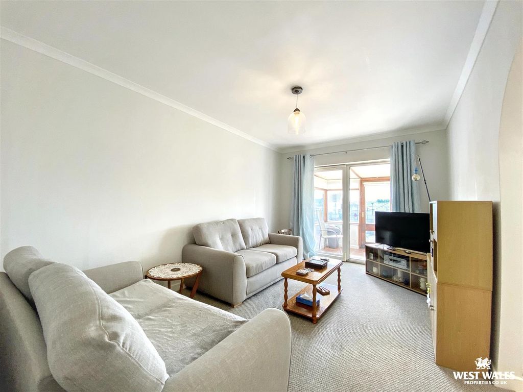 Property photo 2 of 19 Img_1056.Jpg