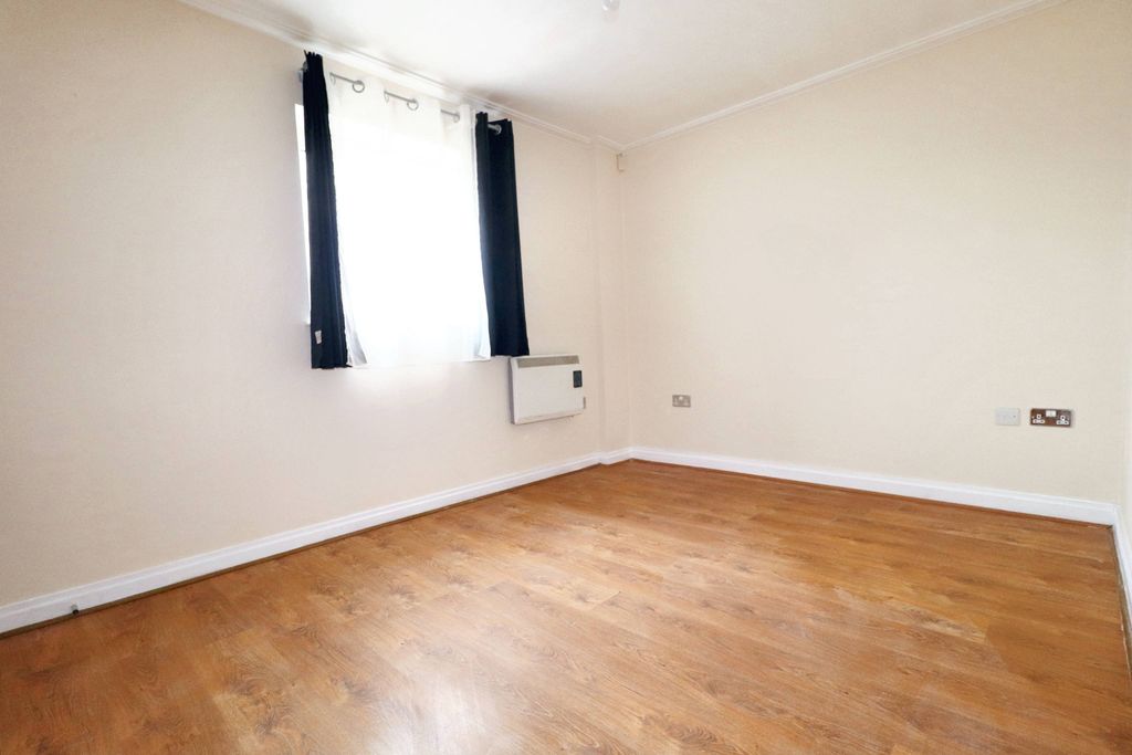 Property photo 3 of 6