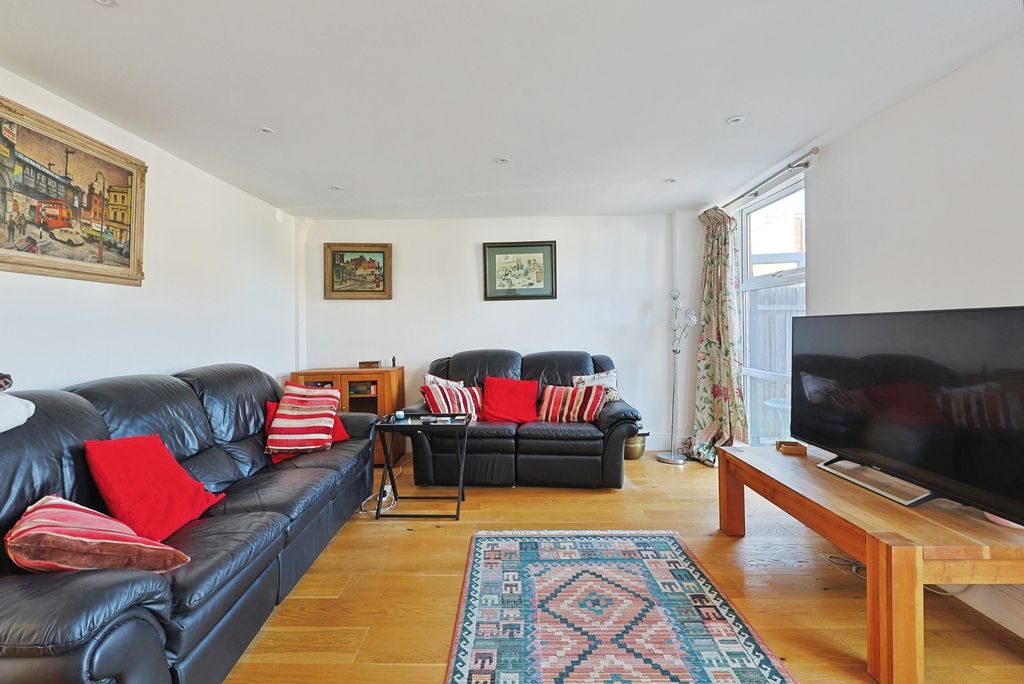 Property photo 3 of 16 Pbox-Img.Jpg