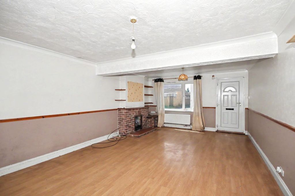 Property photo 2 of 16