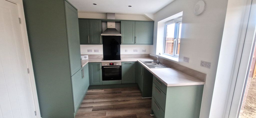 Property photo 2 of 4 Kitchen