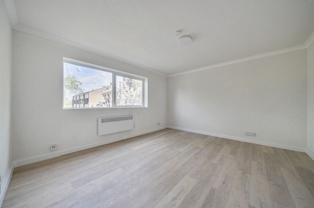 Property photo 2 of 10 Lounge4