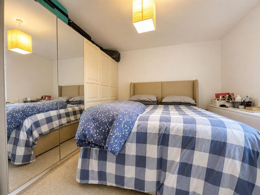 Property photo 3 of 5 Bedroom.Png