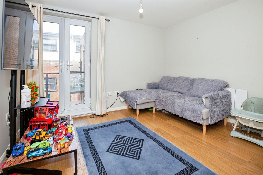 Property photo 2 of 11