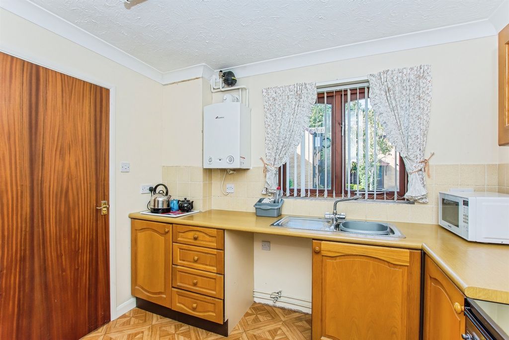 Property photo 3 of 11