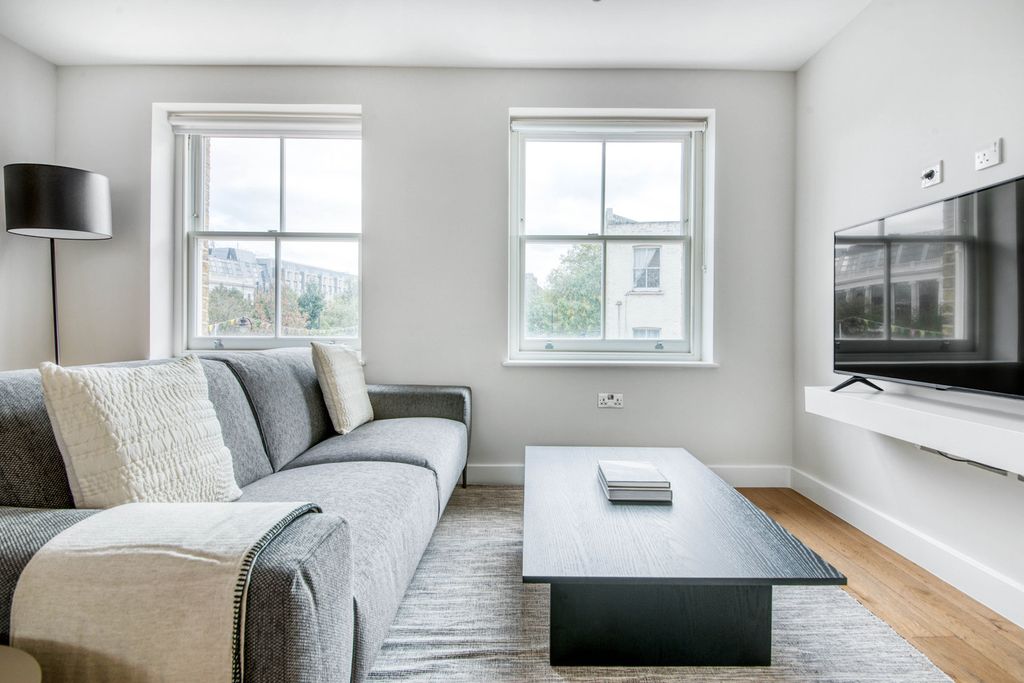 Property photo 1 of 38 Living Room