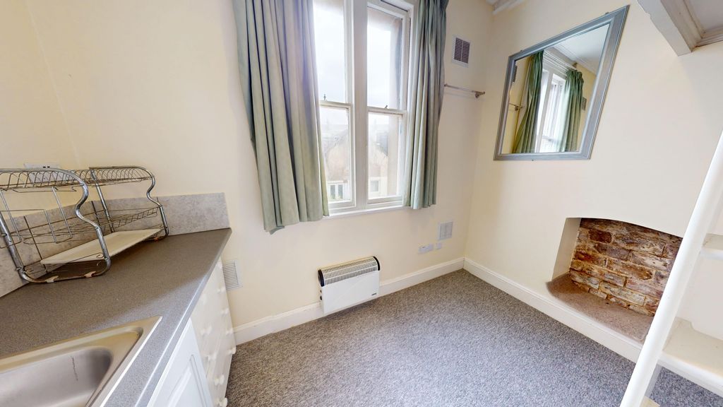 Property photo 1 of 3