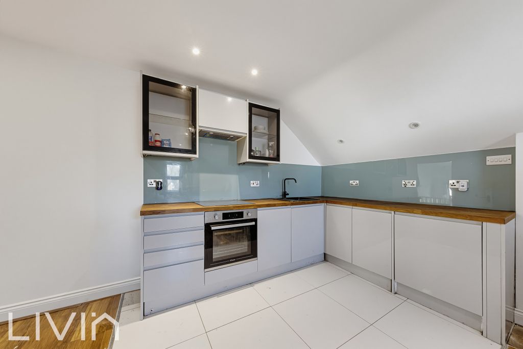 Property photo 2 of 10 3