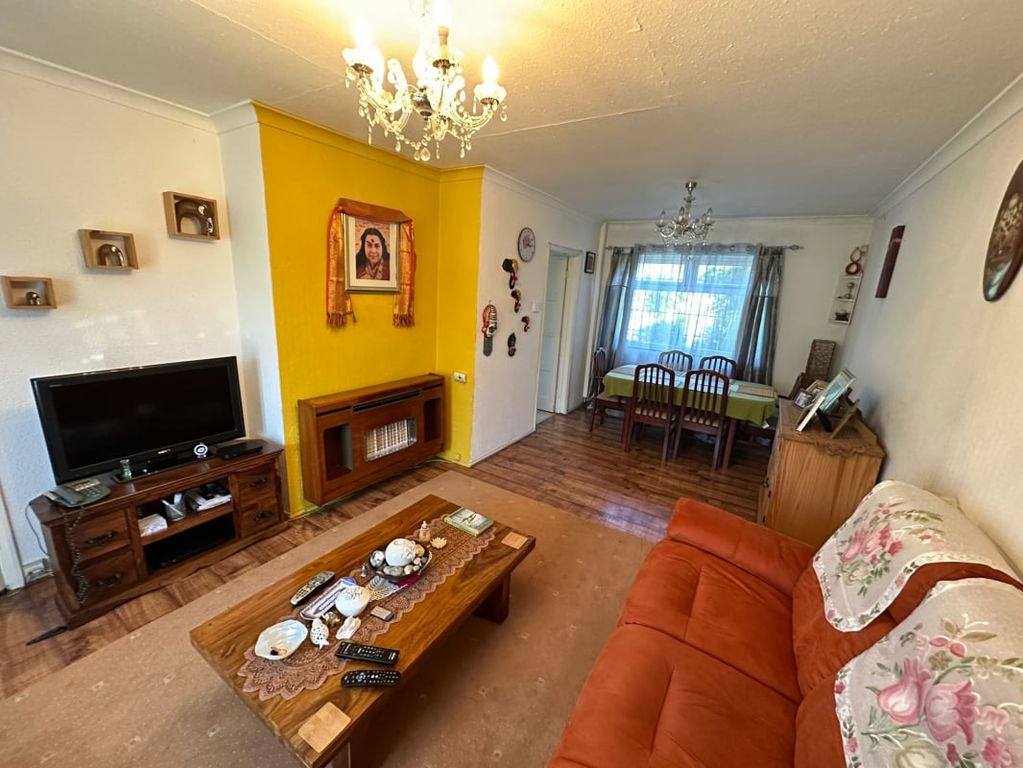 Property photo 2 of 8