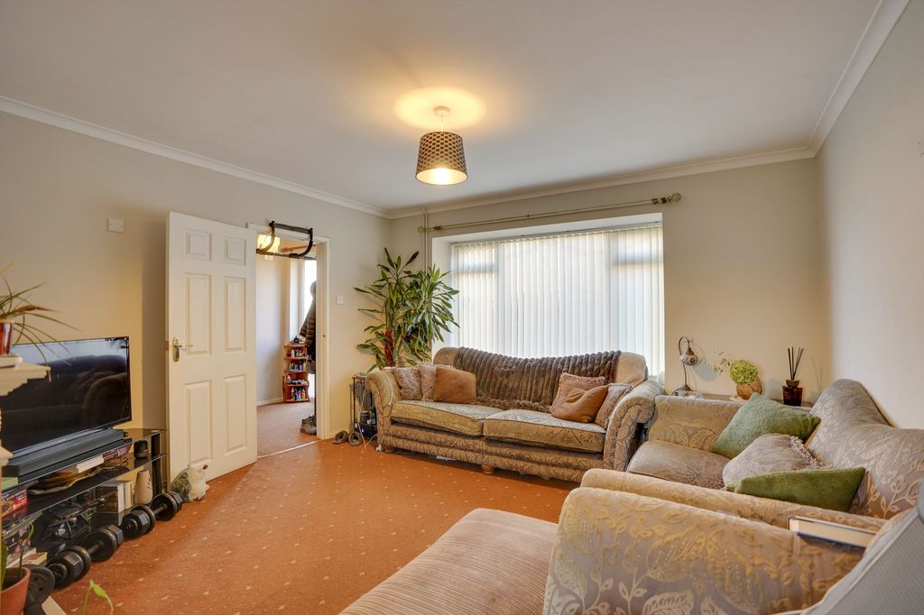 Property photo 3 of 13