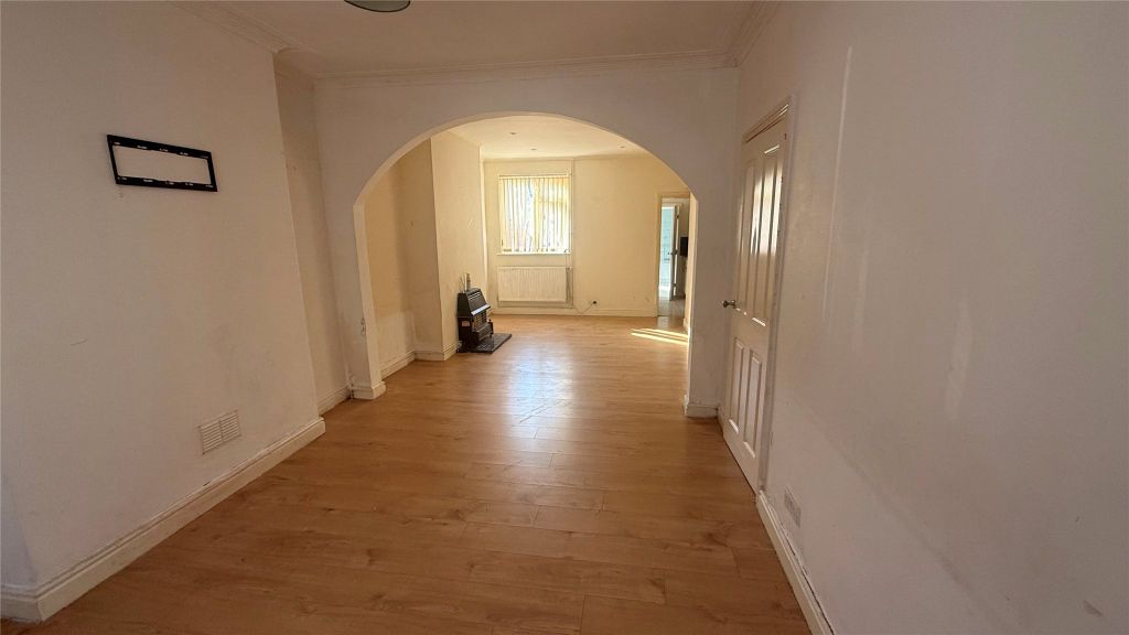 Property photo 3 of 19 Picture No. 01