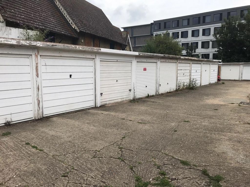 Property photo 3 of 3