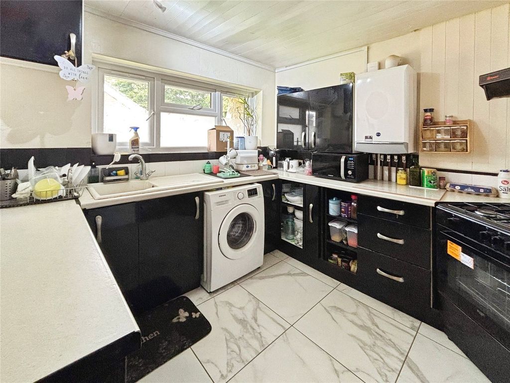 Property photo 2 of 11 Picture No. 12