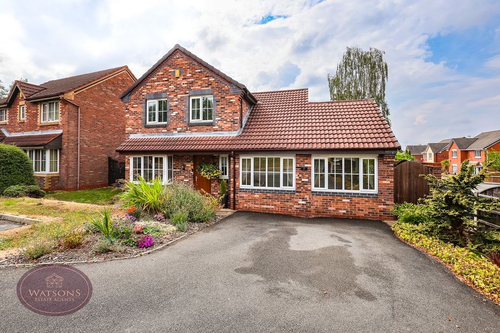 Property photo 1 of 32