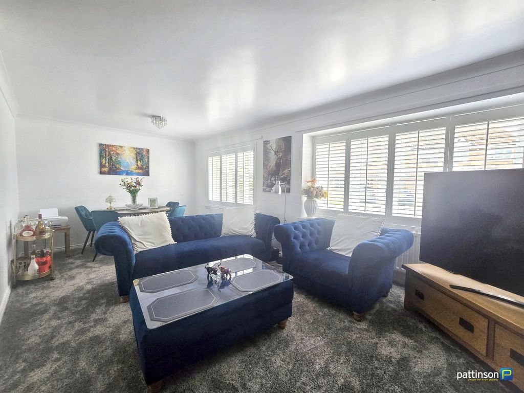 Property photo 3 of 27