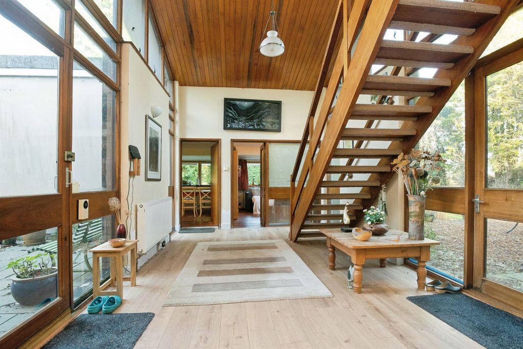 Property photo 2 of 24