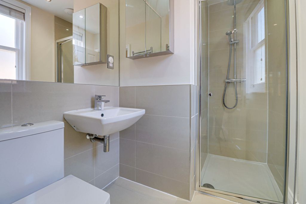 Additional image 15 of 3 bed flat for saleLeyton Green, Harpenden, Hertfordshire AL5