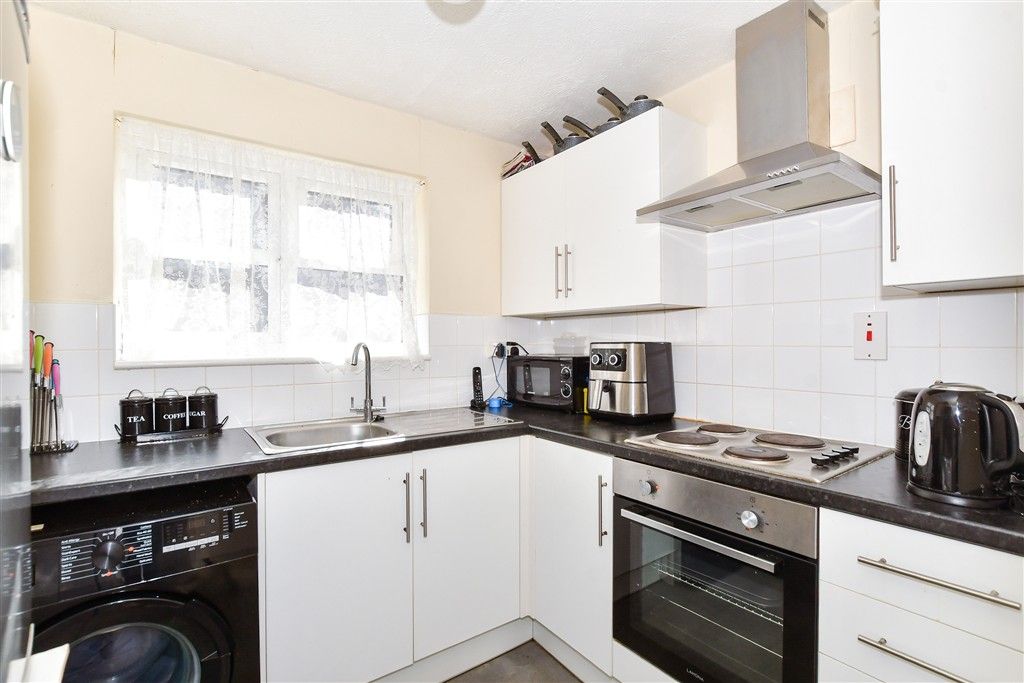 Property photo 3 of 12 Kitchen