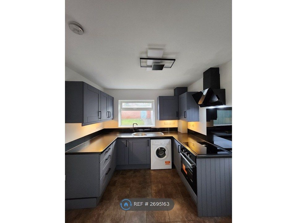 Property photo 2 of 35