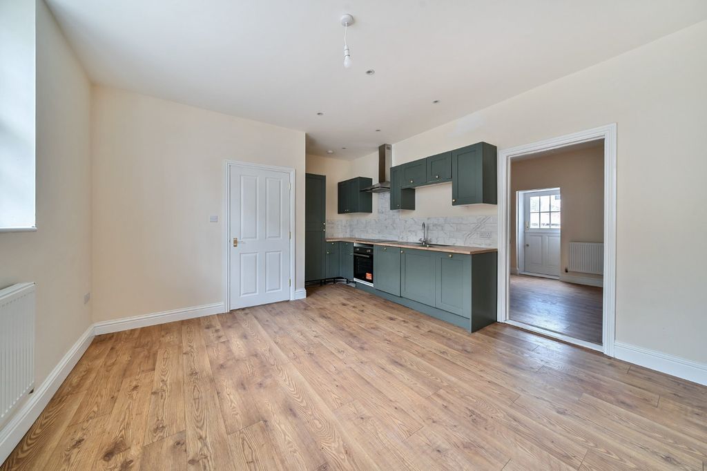 Property photo 1 of 17 Picture No. 09