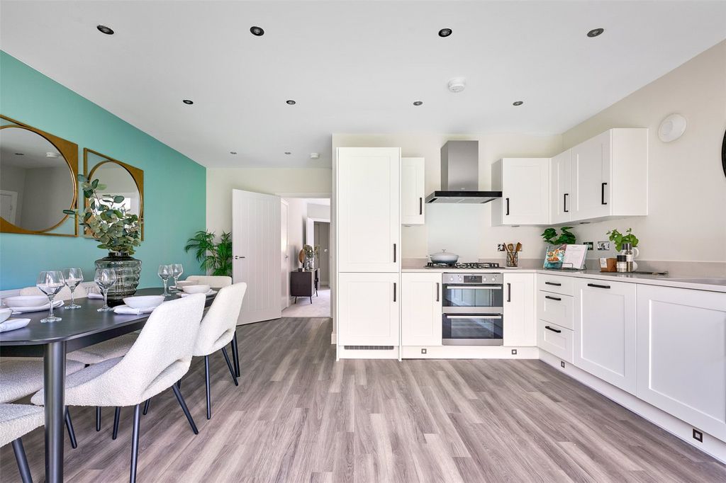 Property photo 1 of 10 Kitchen/Dining
