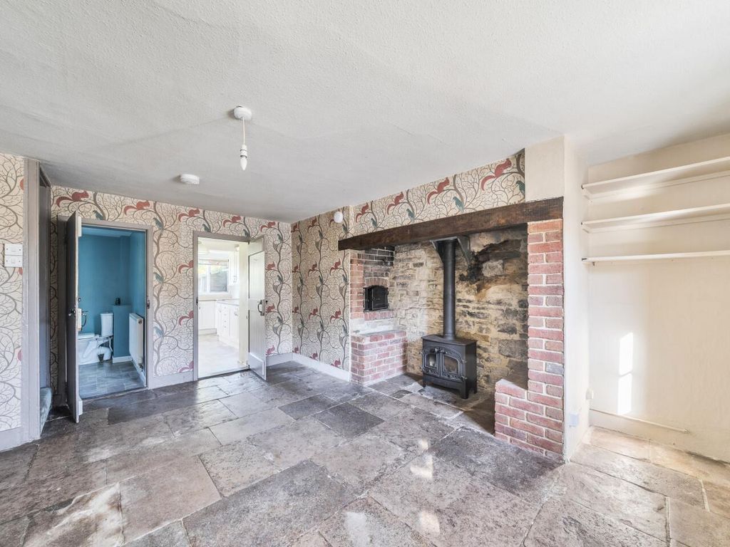 Property photo 2 of 23 1360833-7-68Dba554268E8.Jpg