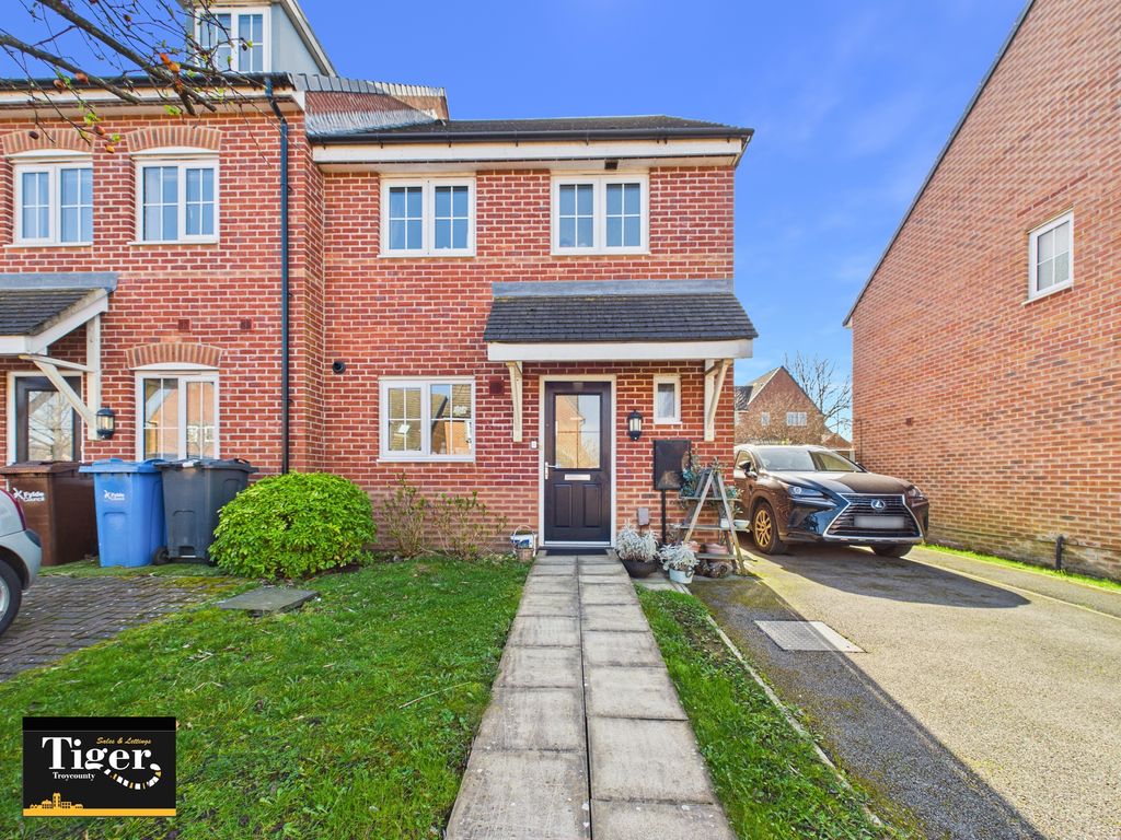 Property photo 1 of 19 Cam01931G0-Pr0340-Still018