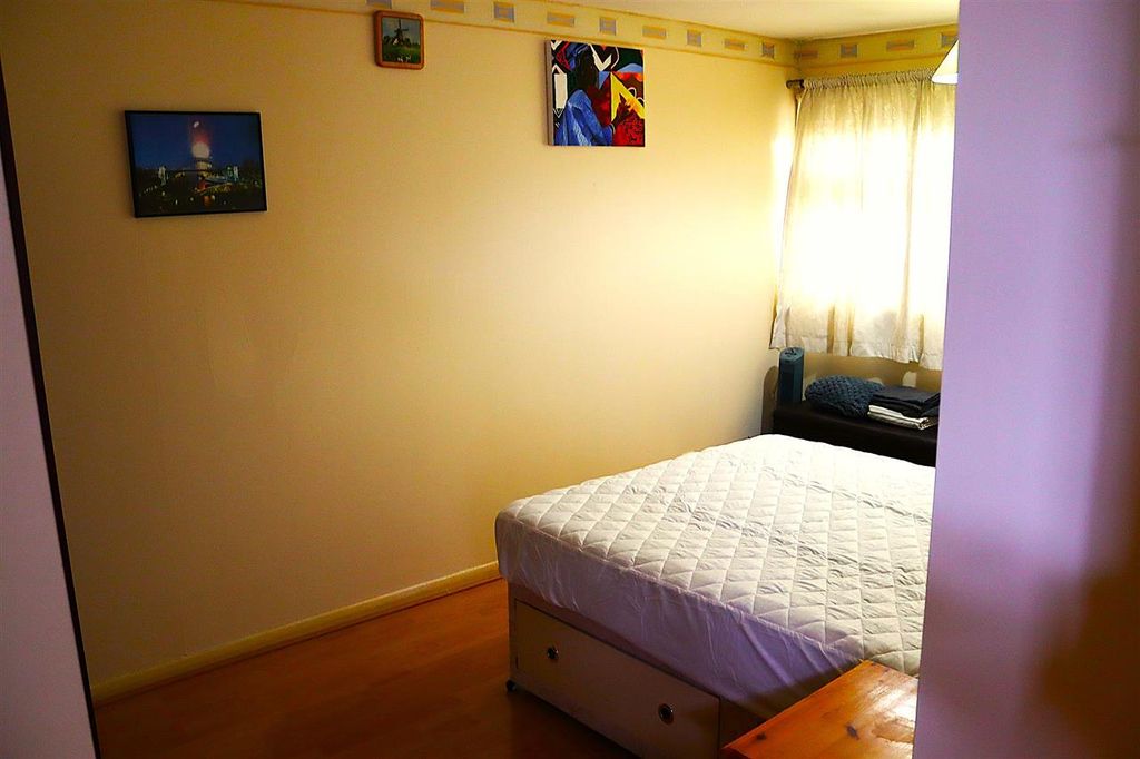 Property photo 3 of 24 Bedroom