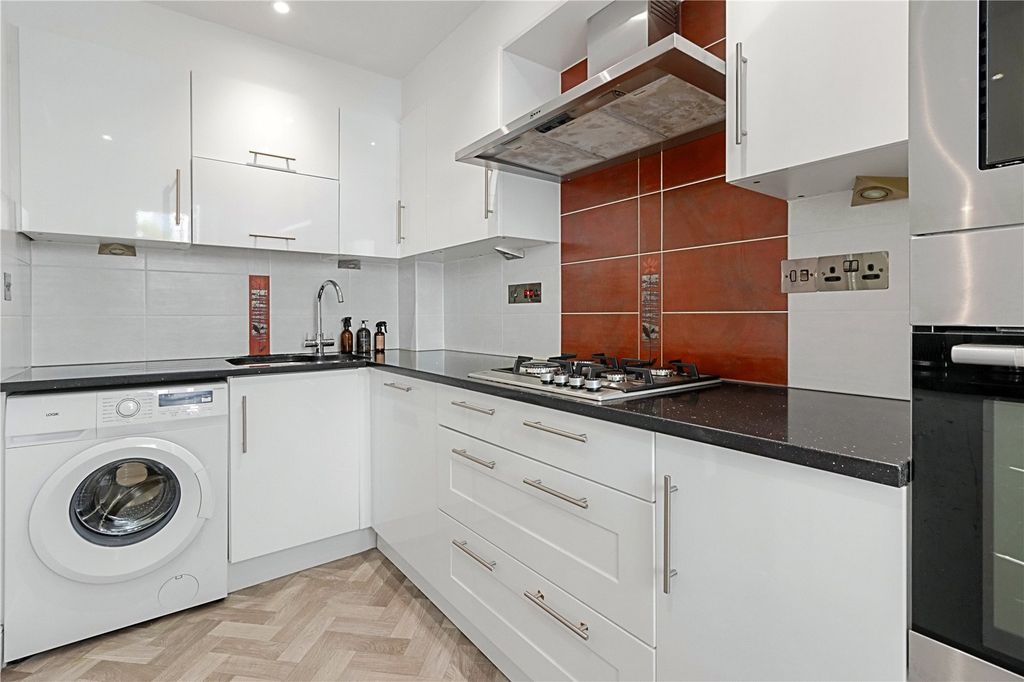 Property photo 3 of 27 Picture No. 29