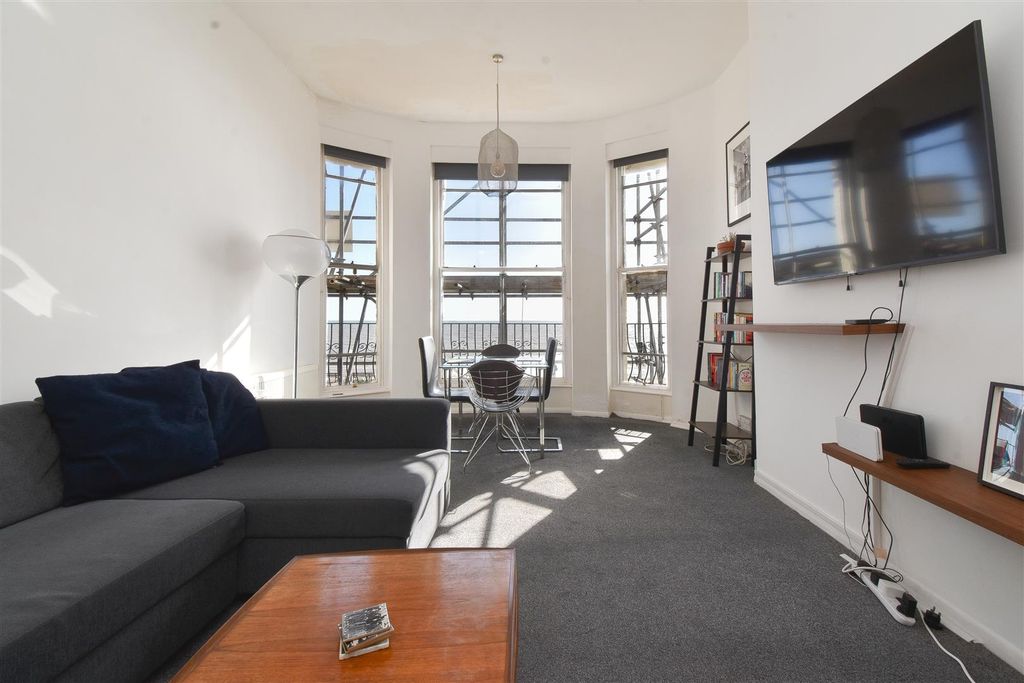 Property photo 2 of 14 Living Room