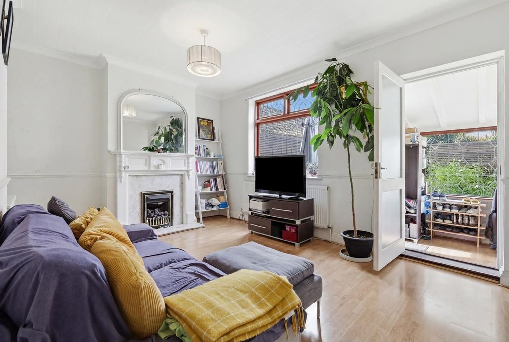 Property photo 2 of 18