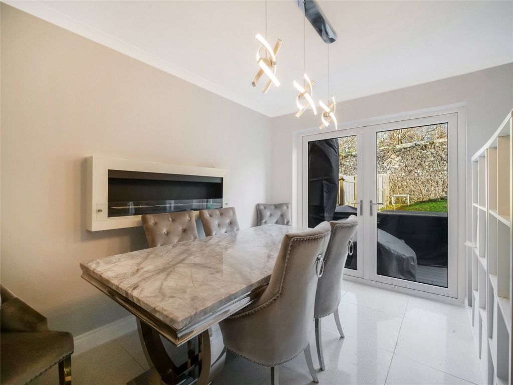 Property photo 3 of 21 Picture No. 17