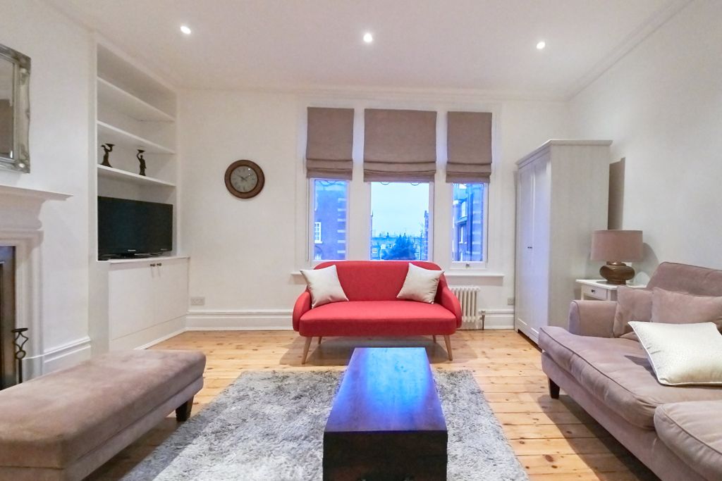 Property photo 1 of 11 Living Area