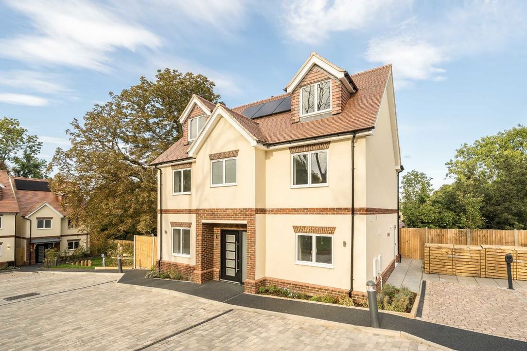 Property photo 3 of 17