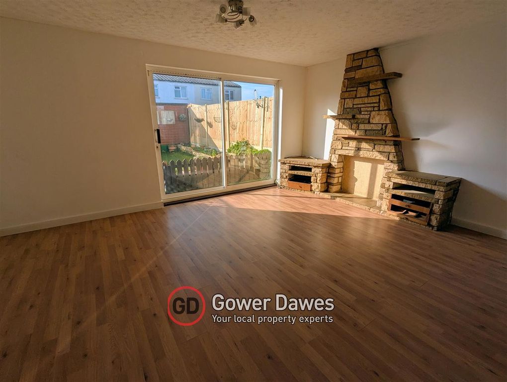 Property photo 2 of 12 Lounge