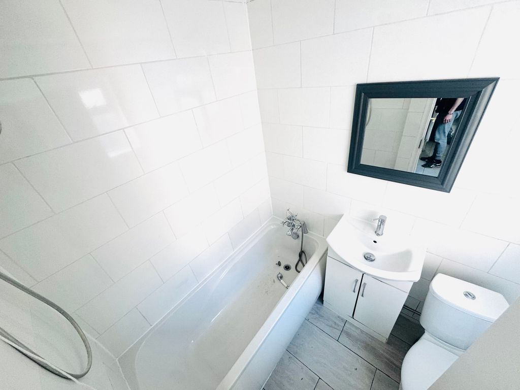 Property photo 3 of 8 Image