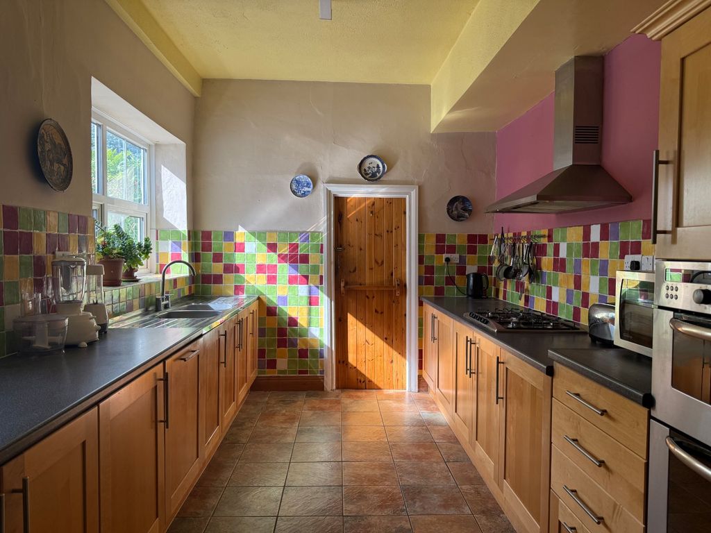 Property photo 2 of 32 Kitchen