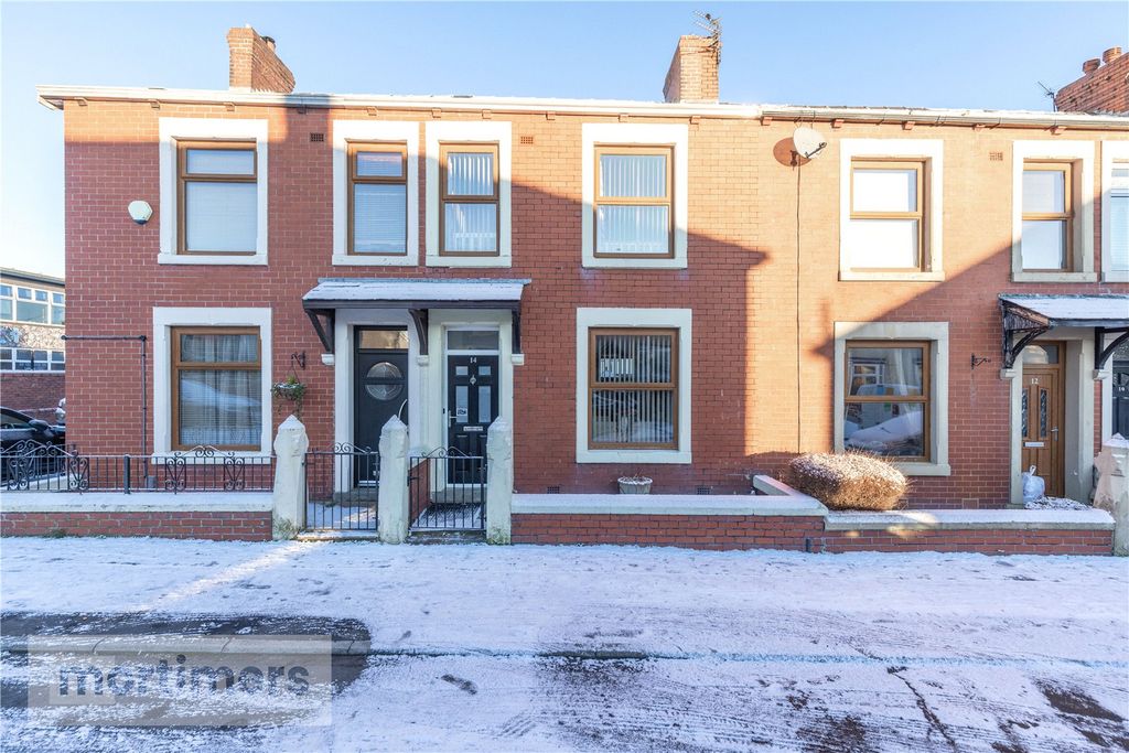 Property photo 1 of 19 Front External