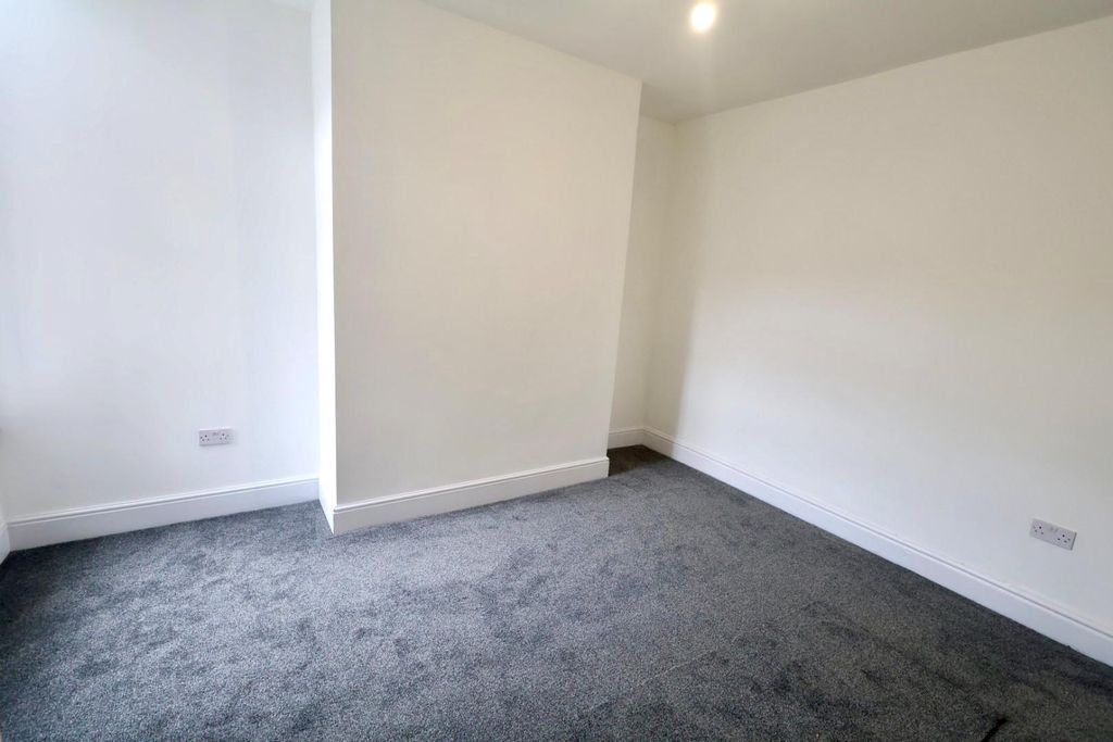 Property photo 3 of 12 8.Jpg