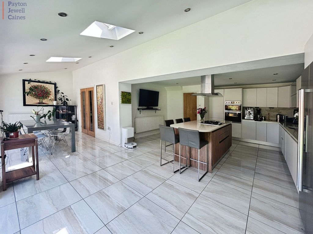 Property photo 2 of 18 Not Specified