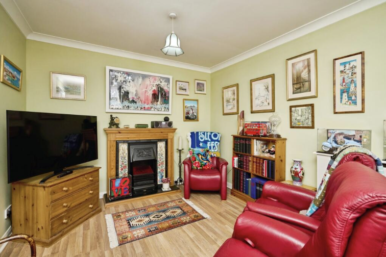 Property photo 2 of 8