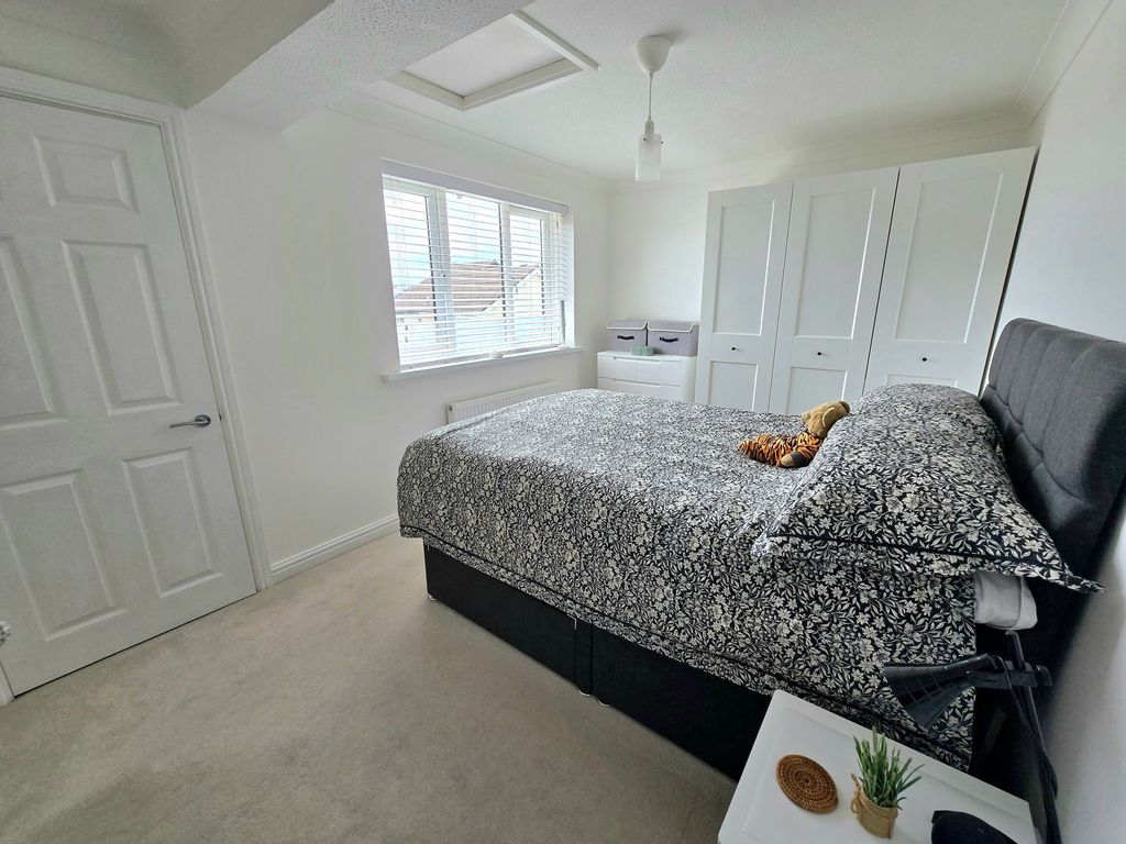 Property photo 3 of 32 Bedroom