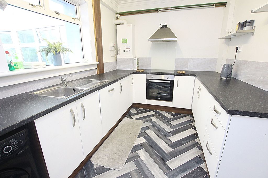 Property photo 2 of 15 Kitchen