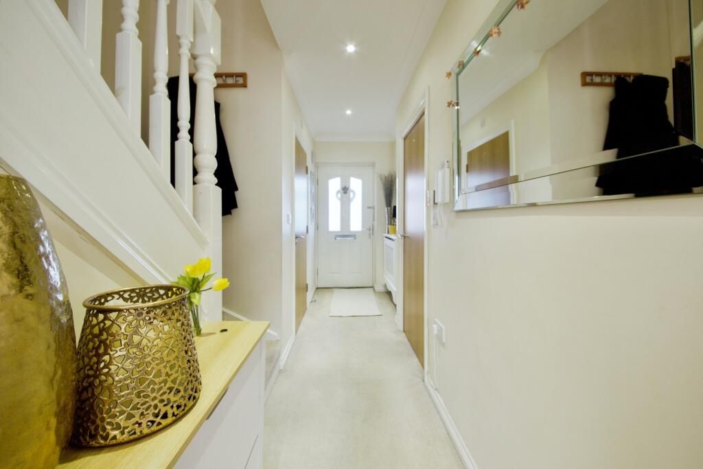 Property photo 3 of 17 Gallery