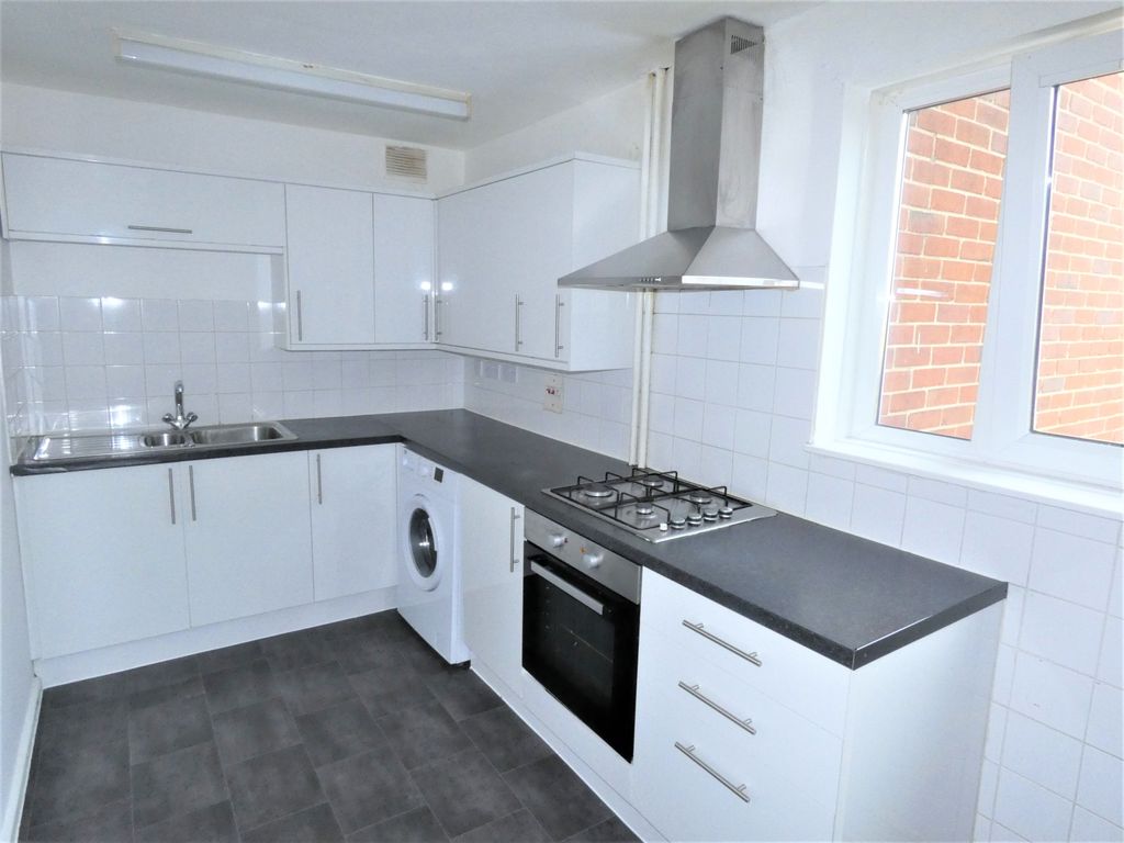 Property photo 2 of 20