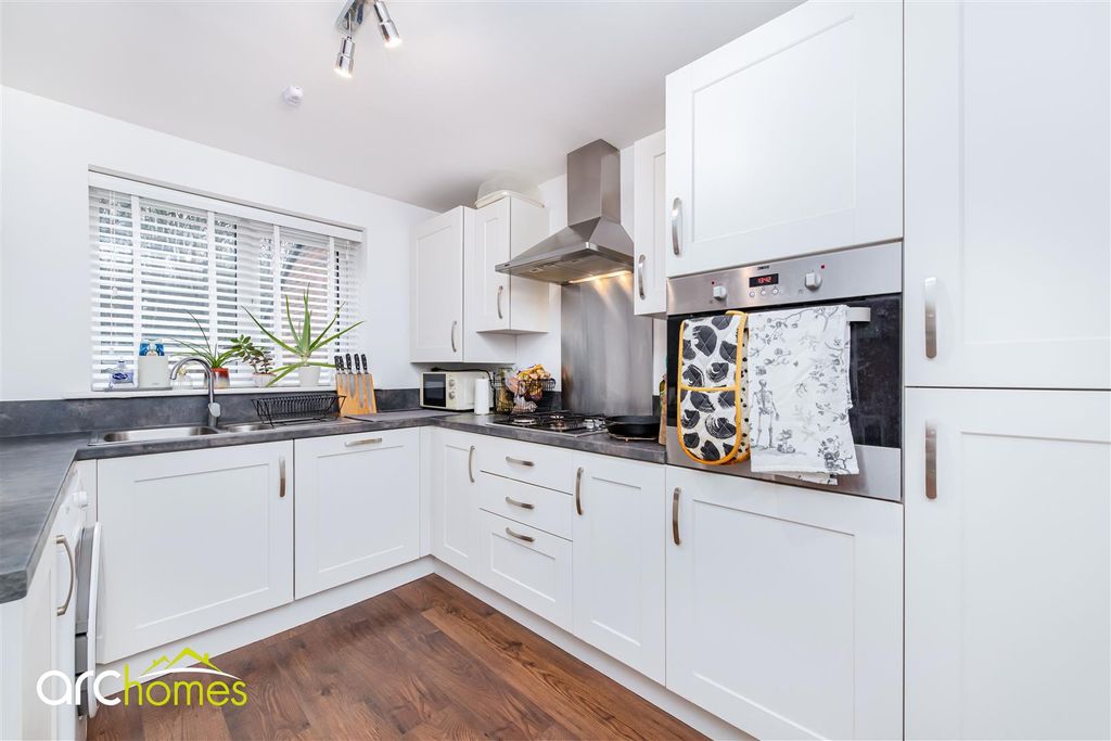 Property photo 3 of 33 Tiverton-8.Jpg