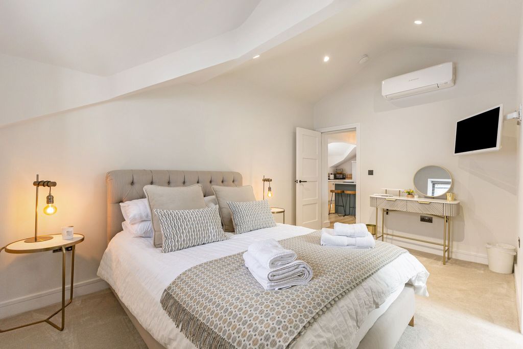Additional image 35 of 7 bed detached house for saleUllenhall, Henley-In-Arden B95
